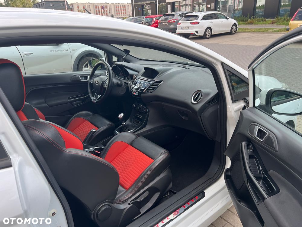 Ford Fiesta ST2 EU6 - 11
