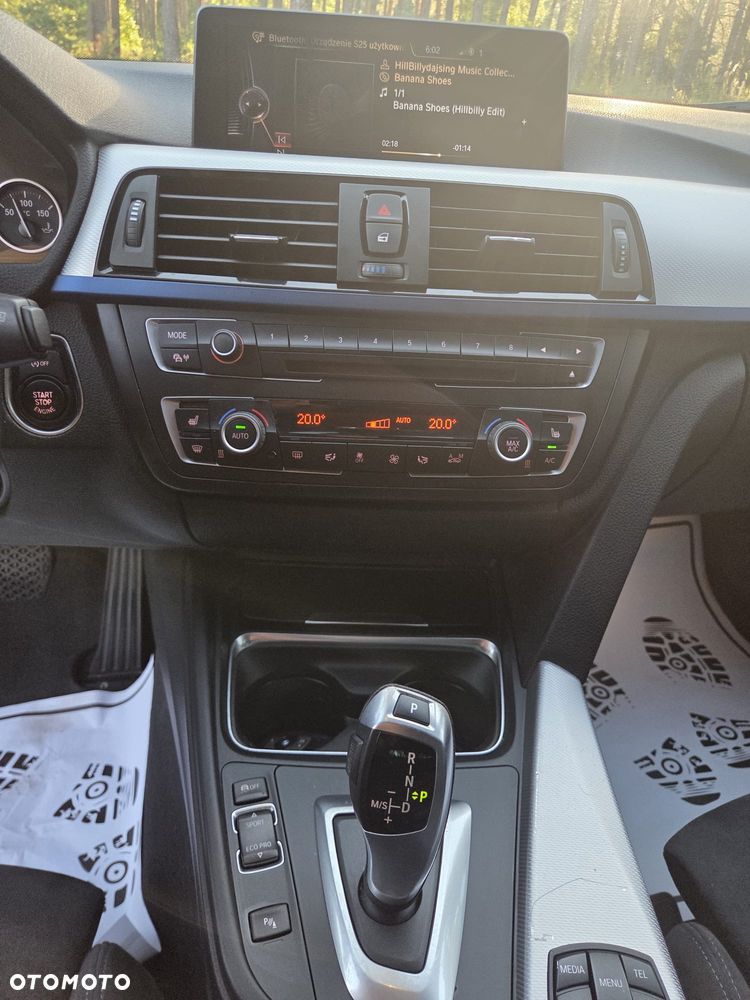 BMW Seria 3 320d - 29