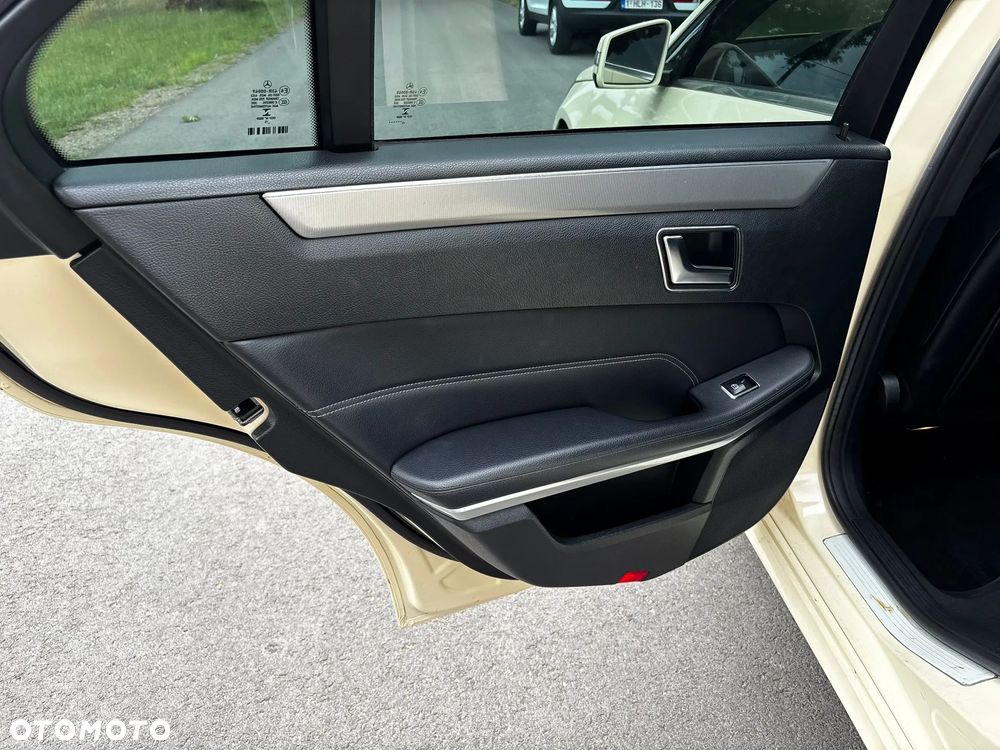 Mercedes-Benz Klasa E 220 BlueTEC 4Matic 7G-TRONIC Edition - 19