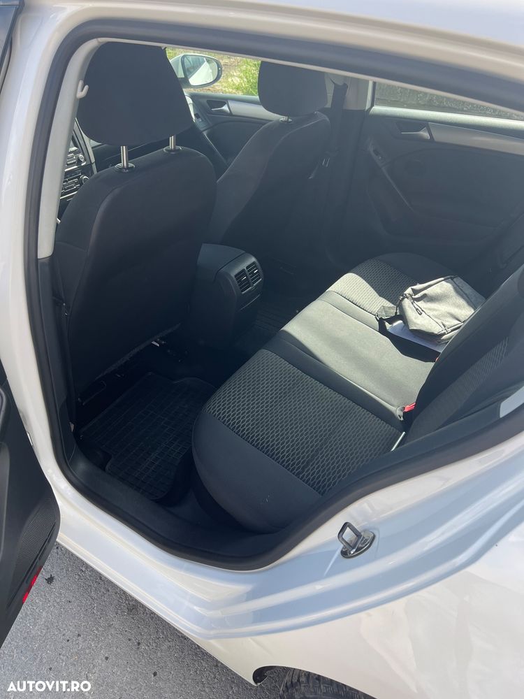 Volkswagen Golf - 2