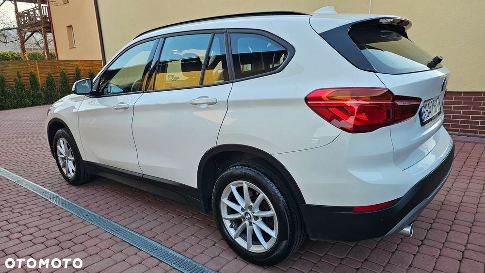 BMW X1 sDrive18d xLine - 31