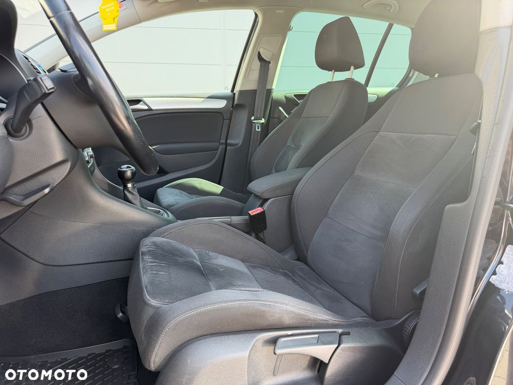 Volkswagen Golf - 16