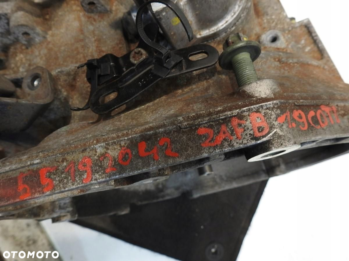 SKRZYNIA BIEGÓW OPEL ZAFIRA B 1.9 CDTI 55192042 FGP - 2