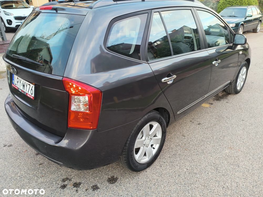 Kia Carens 2.0 CVVT Spirit - 26