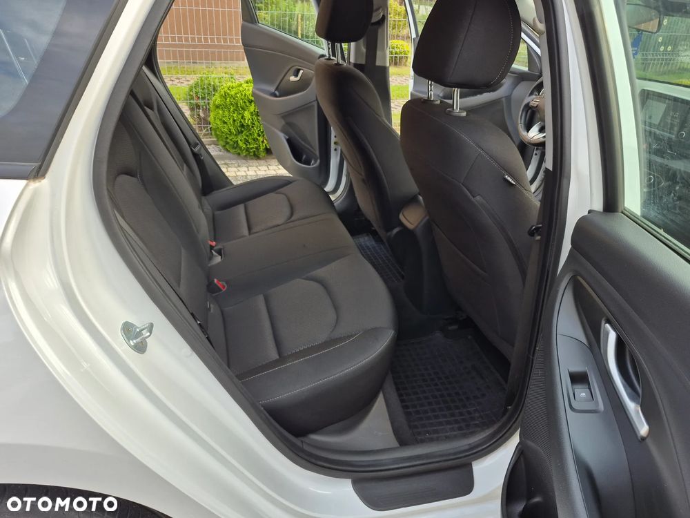Hyundai i30 1.6 CRDI Intro - 11