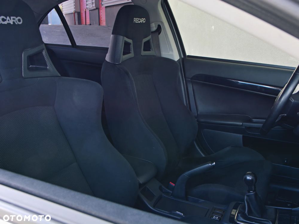 Mitsubishi Lancer Evolution Standard - 6