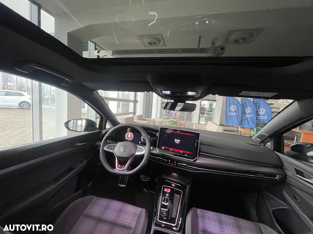 Volkswagen Golf - 28