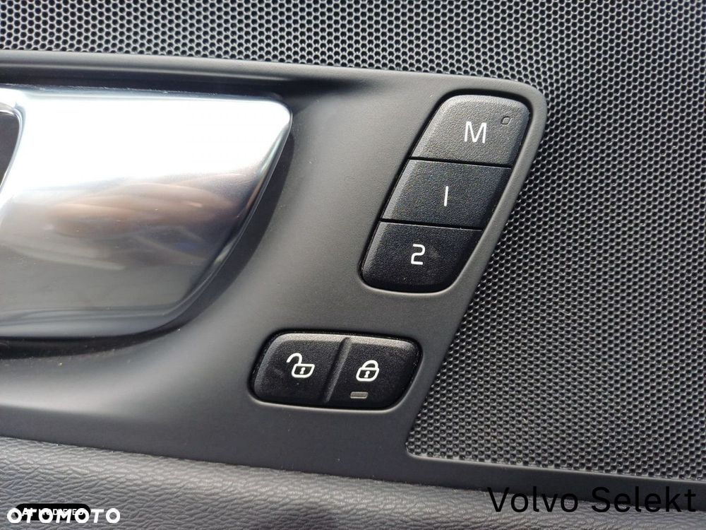 Volvo XC 60 - 25