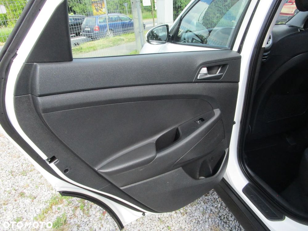 Hyundai Tucson 1.6 GDI BlueDrive Classic 2WD - 19
