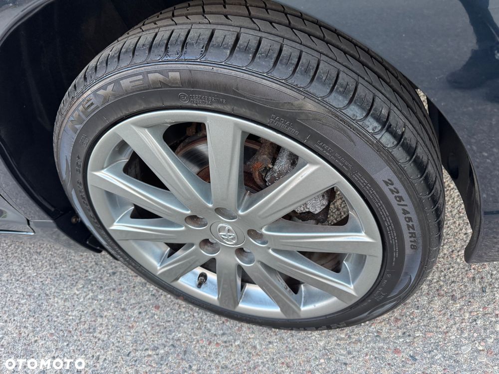 Toyota Avensis 1.8 Executive - 19