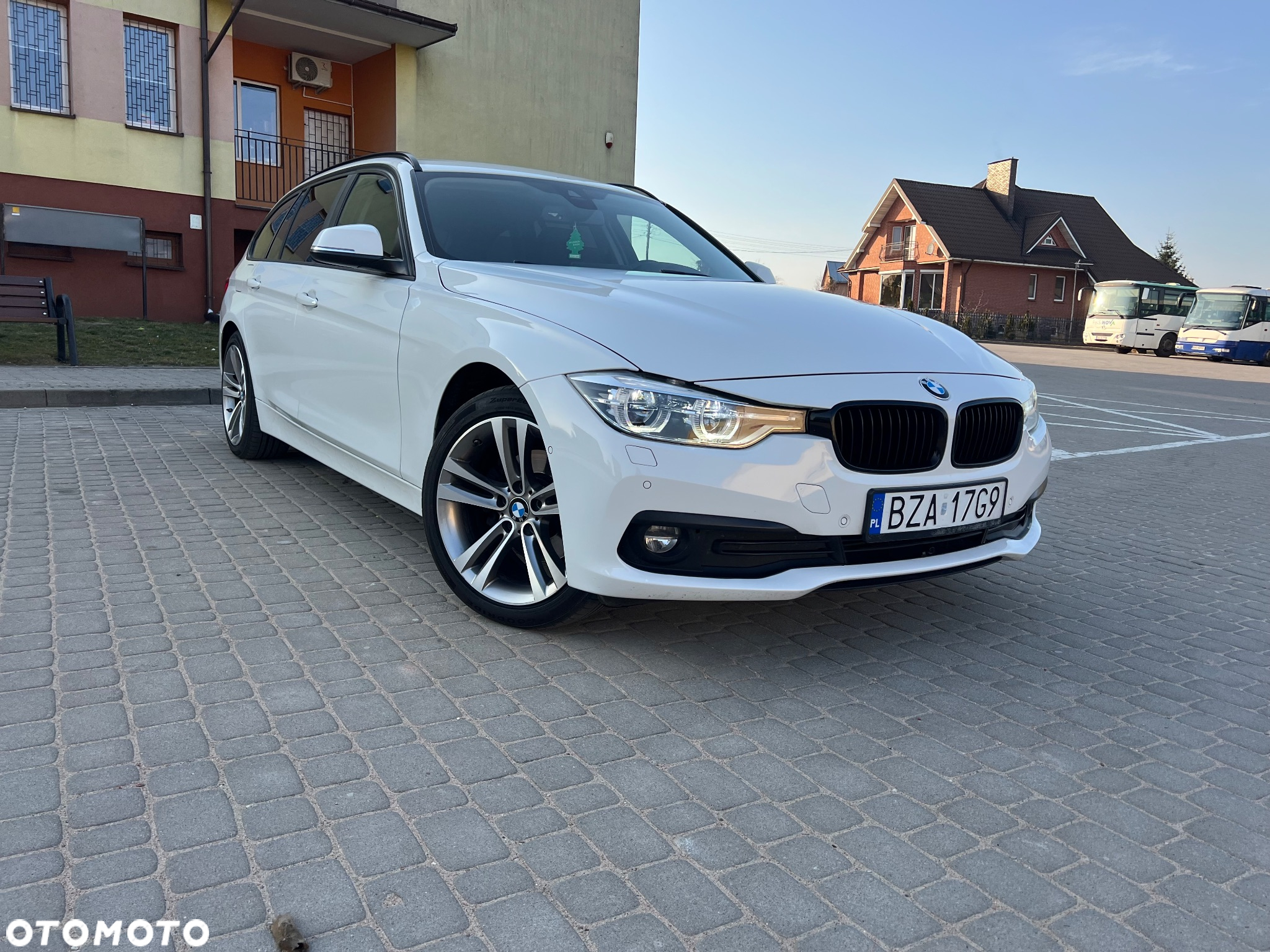 BMW Seria 3 320d xDrive Sport Line - 2