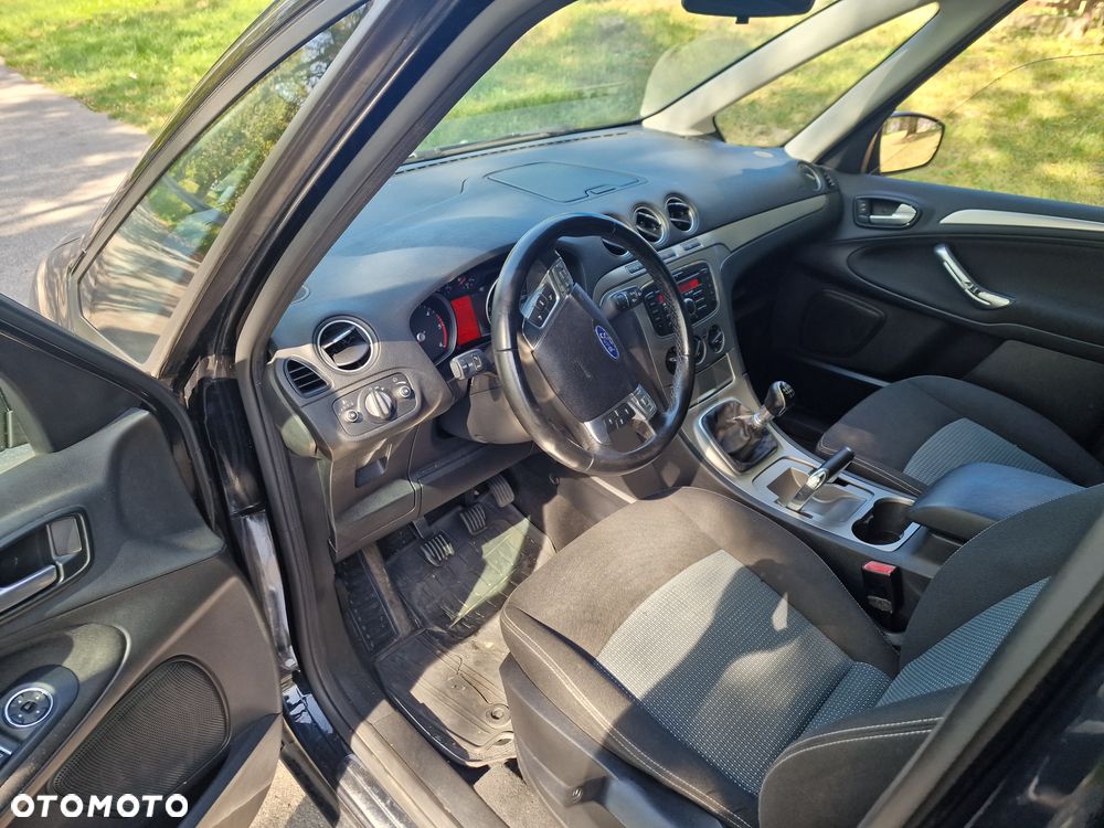 Ford Galaxy 2.0 TDCi DPF Titanium - 24