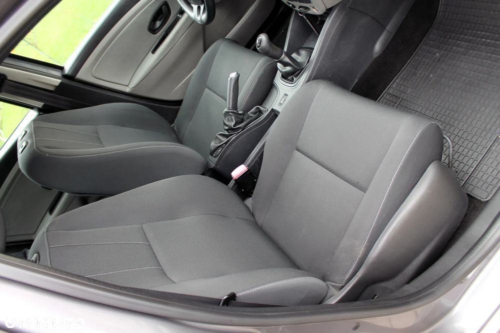 Renault Megane 1.6 16V 100 Authentique - 11
