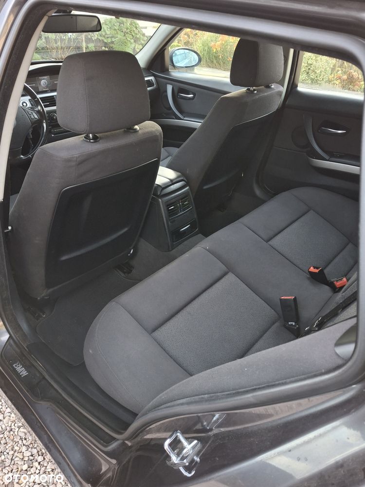 BMW Seria 3 318d - 10