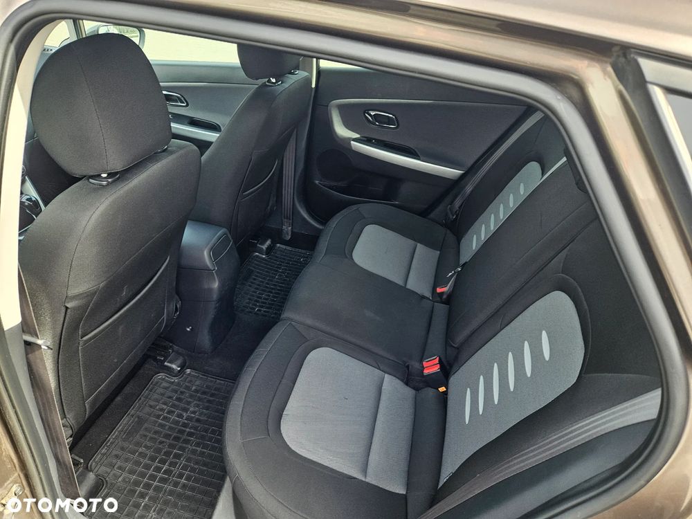 Kia Ceed 1.6 CRDi 128 Spirit - 10