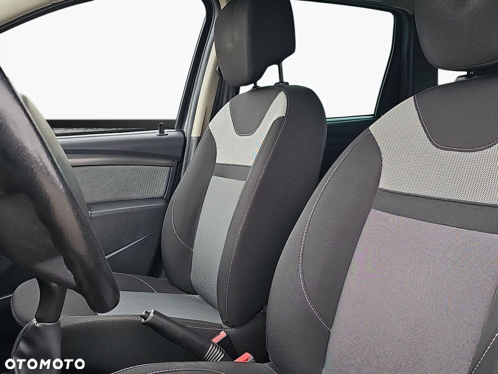 Dacia Duster 1.6 SCe Laureate S&S - 13