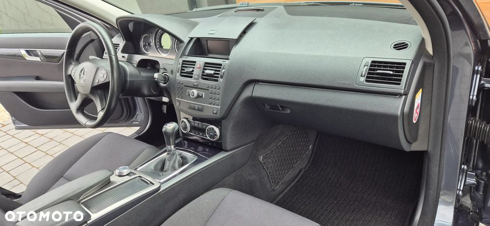 Mercedes-Benz Klasa C 220 CDI DPF BlueEFFICIENCY - 15