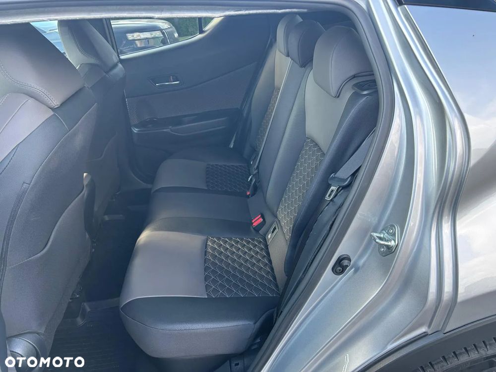 Toyota C-HR 2.0 Hybrid Executive - 24