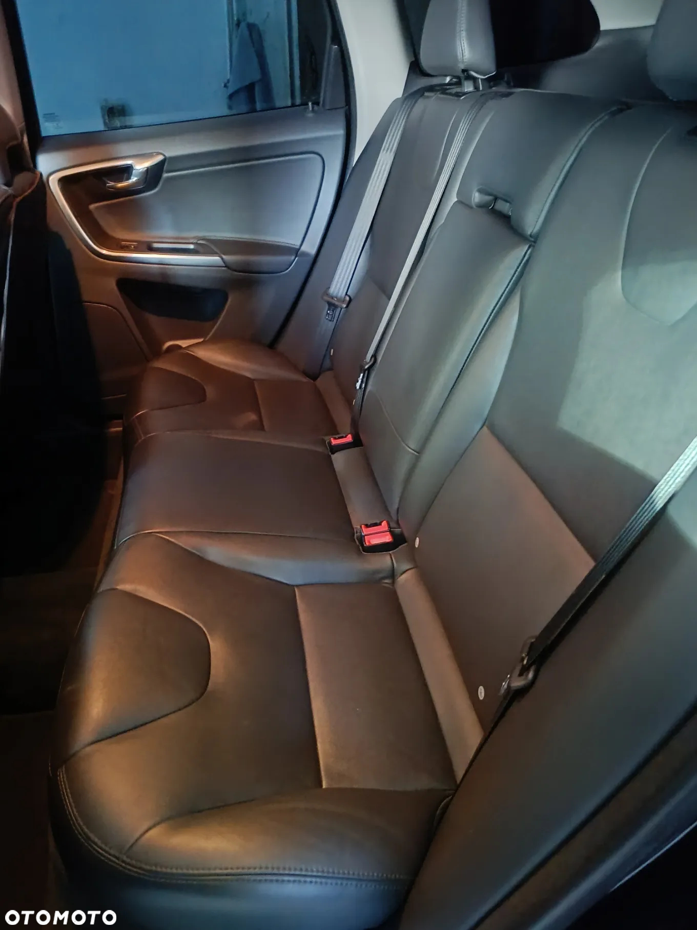 Volvo XC 60 D5 AWD Momentum - 19