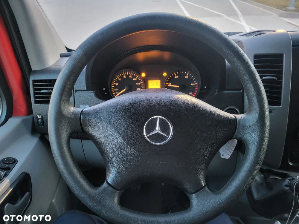 Mercedes-Benz Sprinter - 26