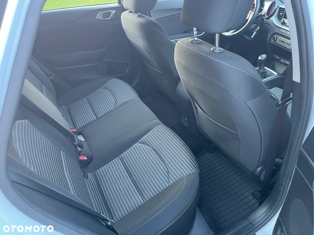 Kia Ceed 1.5 T-GDI M - 9