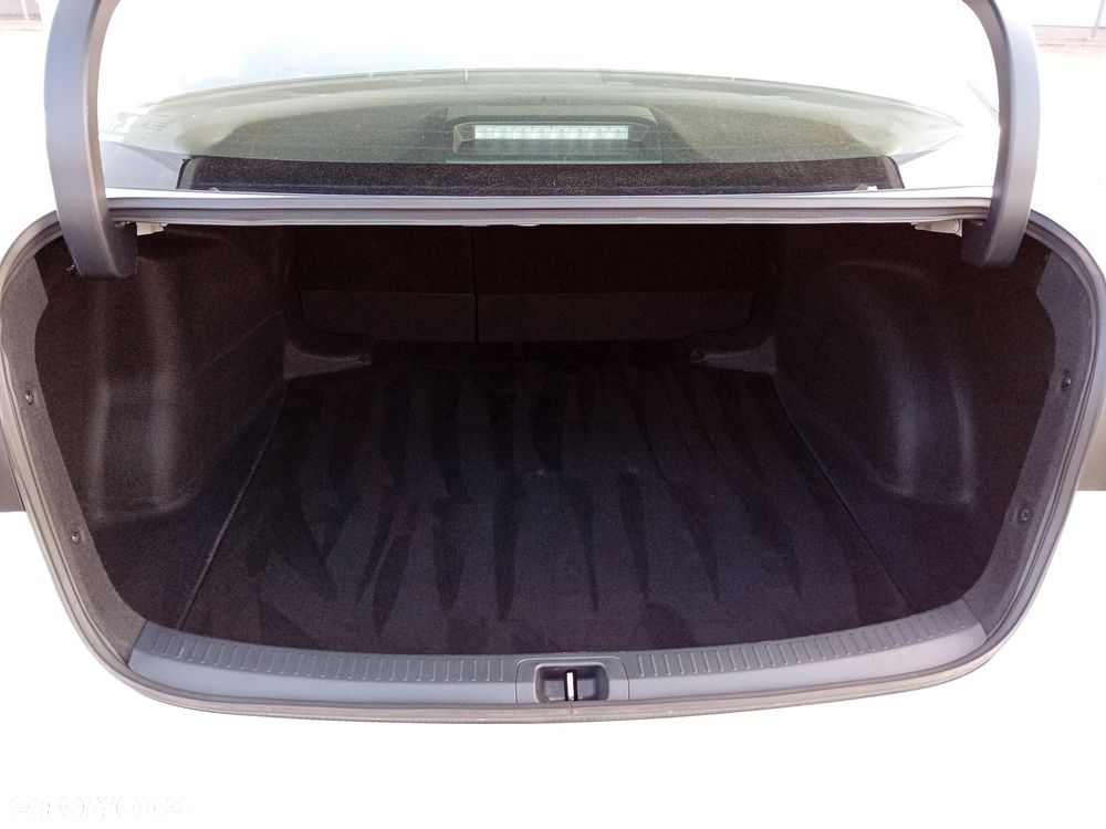 Toyota Corolla 1.8 Hybrid Comfort - 13