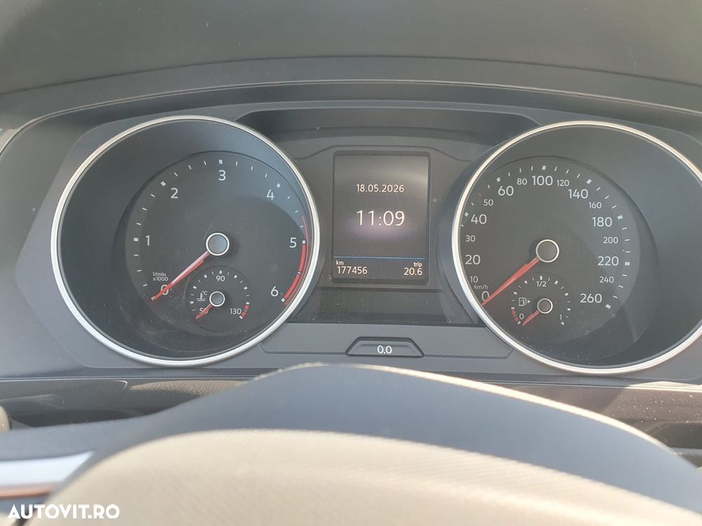 Volkswagen Tiguan - 10