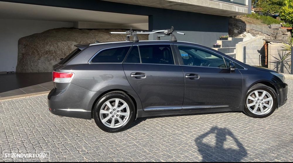 Toyota Avensis SW 2.0 D-4D Exclusive +Pele+GPS - 4