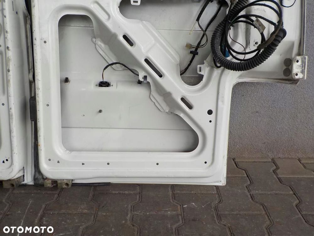 VW T4 DRZWI LEWE PRAWE TYŁ TYLNE SKRZYDEŁKOWE - 9