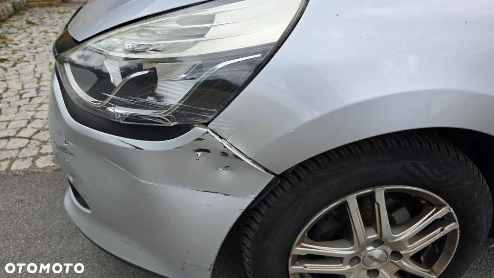 Renault Clio 1.2 16V 75 Dynamique - 12