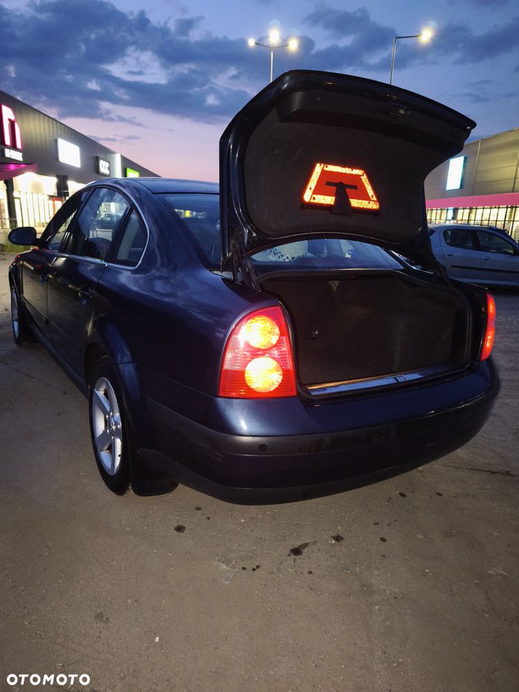 Volkswagen Passat 1.9 TDI Comfortline - 18