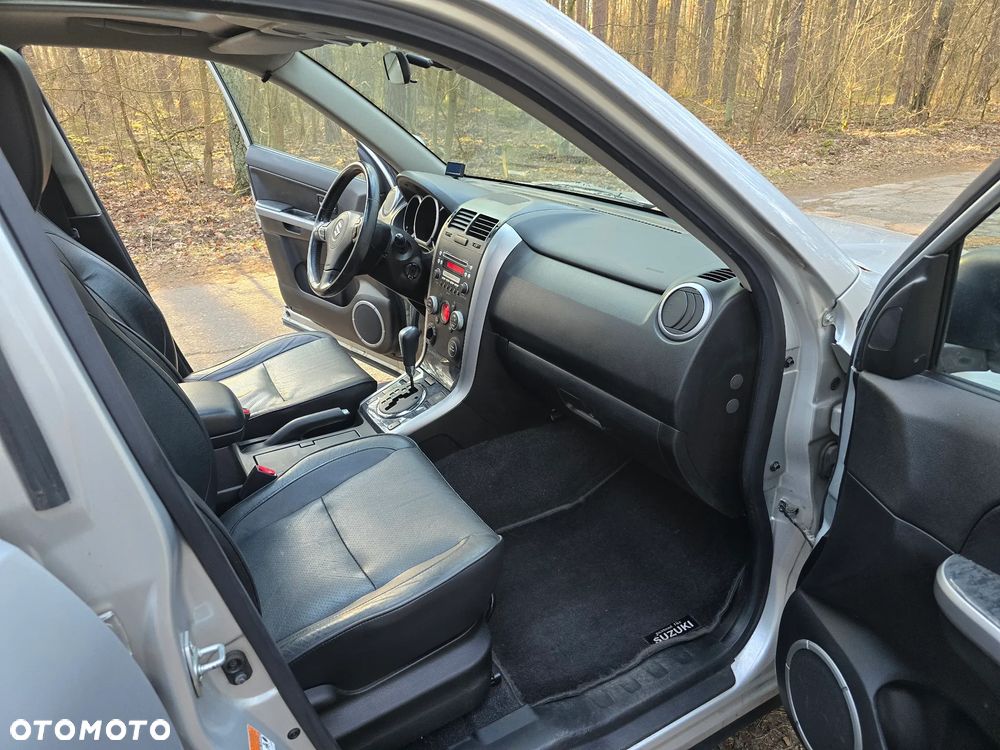 Suzuki Grand Vitara 2.0 De Luxe - 11