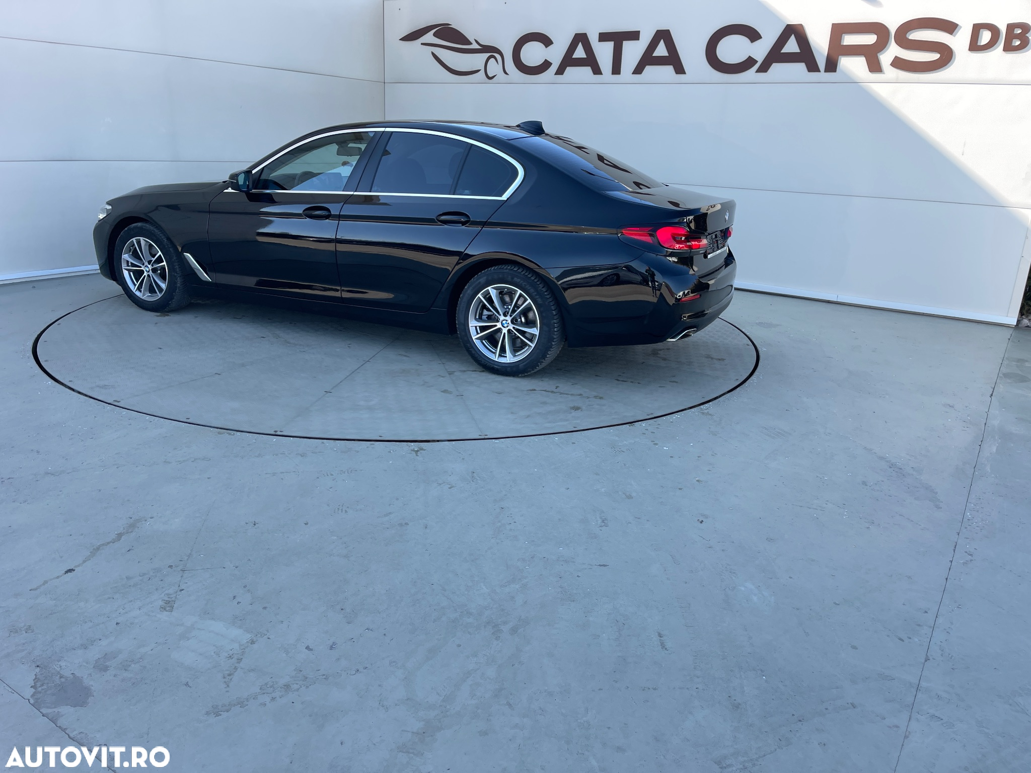 BMW Seria 5 520i AT MHEV - 9
