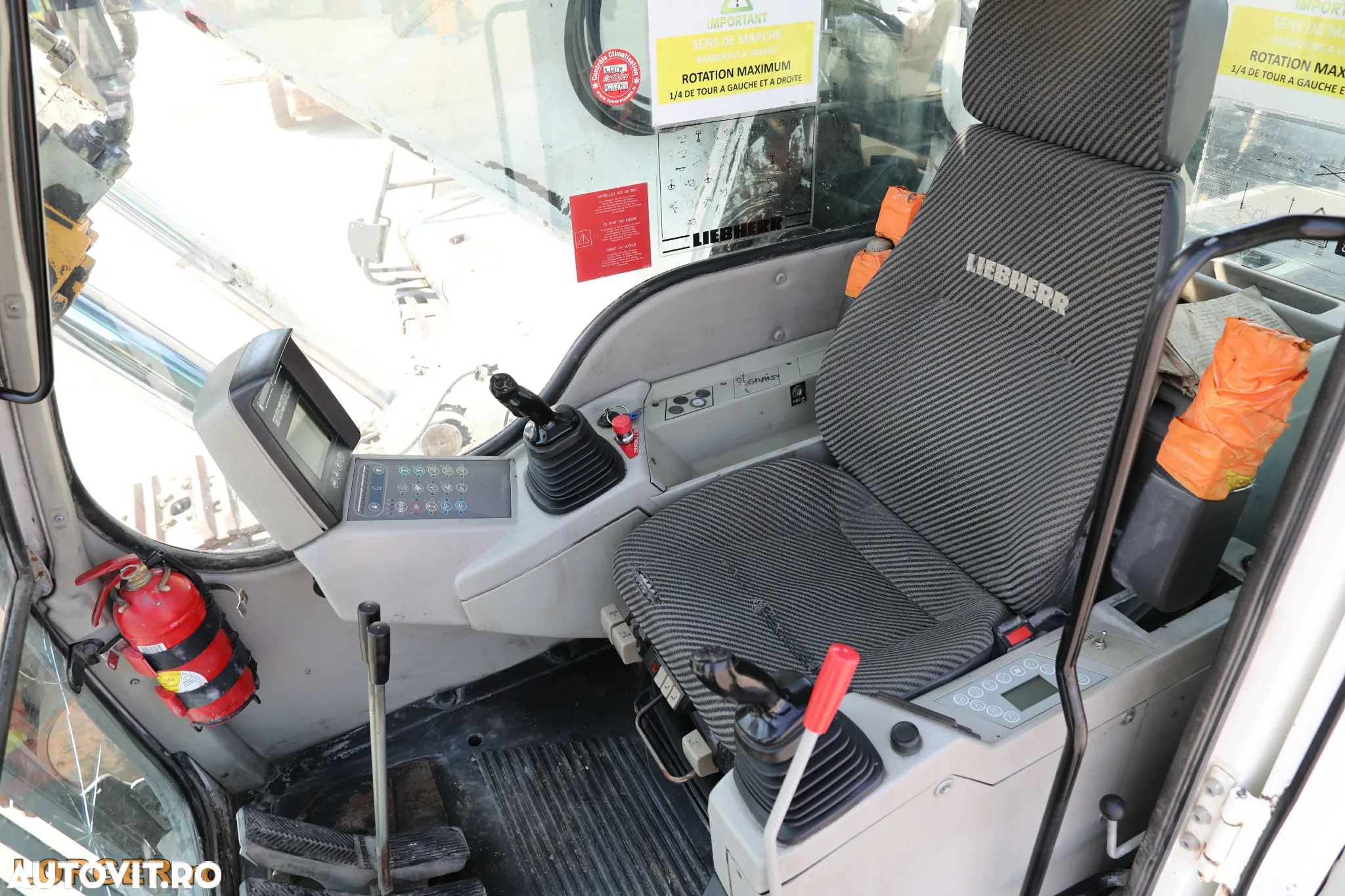 Liebherr R954C - 13