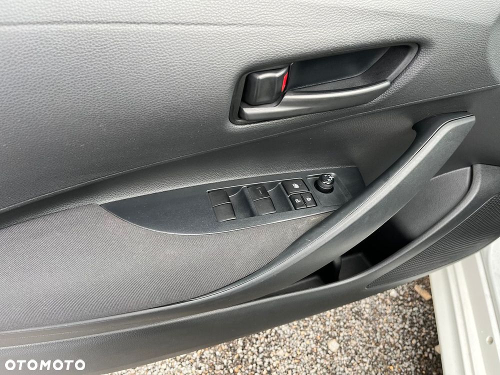 Toyota Corolla 1.8 Hybrid Active - 24