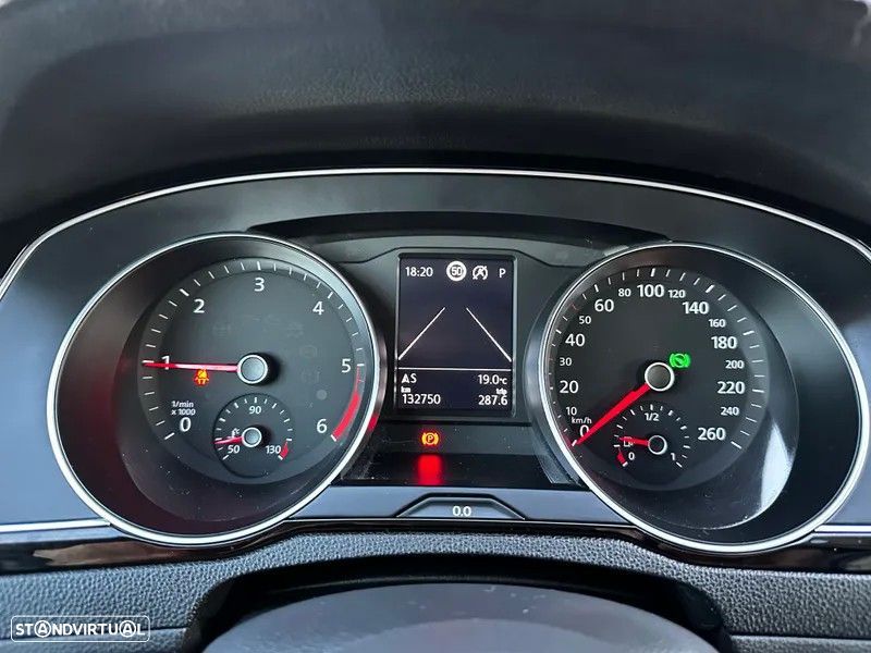 VW Passat Variant 2.0 TDi Business DSG - 23