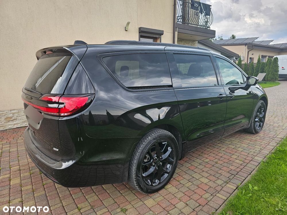 Chrysler Pacifica - 5