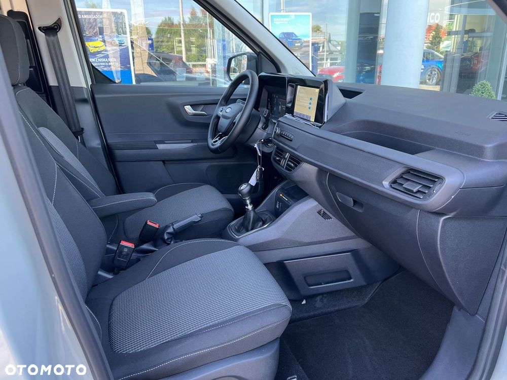 Ford Transit Courier - 33
