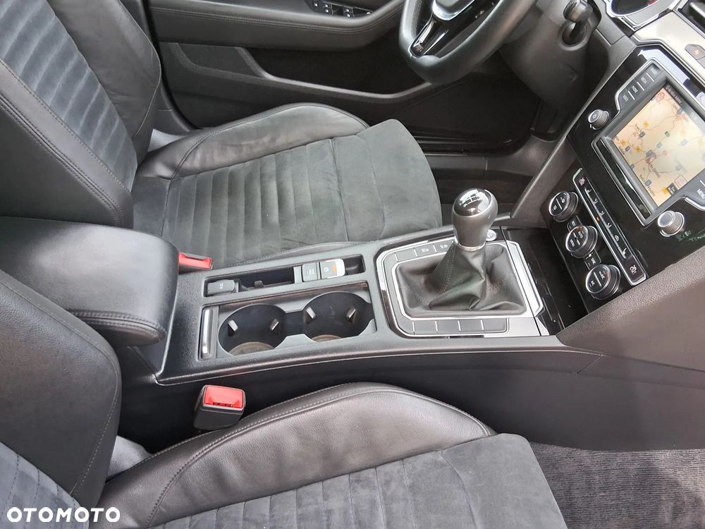 Volkswagen Passat - 19