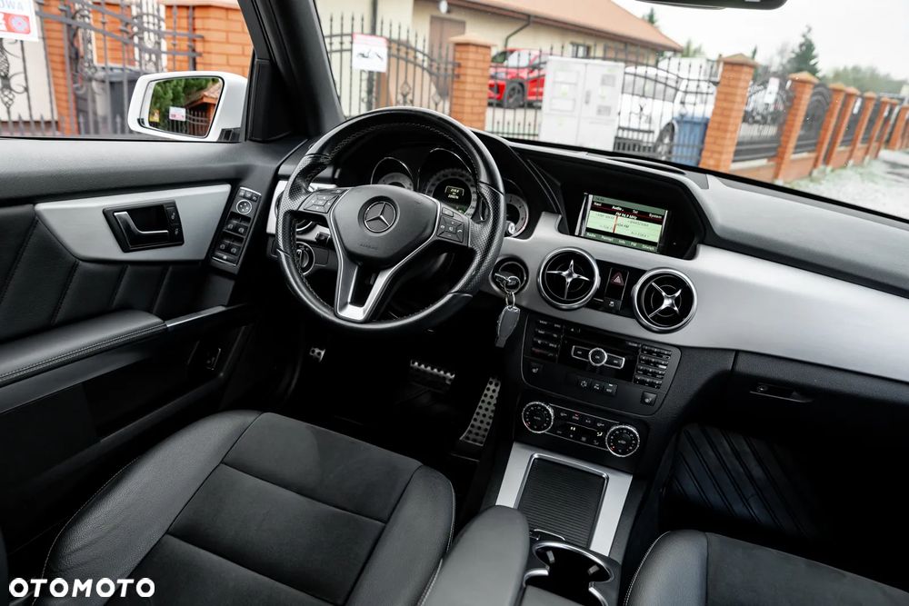 Mercedes-Benz GLK 220 CDI DPF 4Matic BlueEFFICIENCY 7G-TRONIC SPORT EDITION - 28