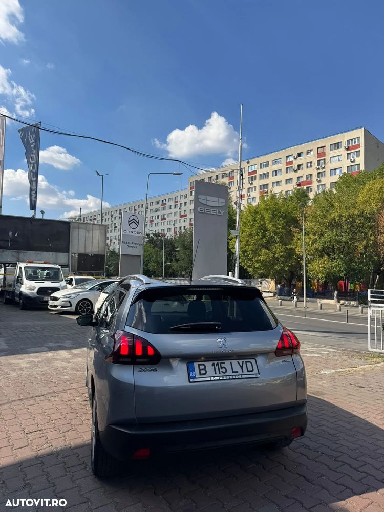 Peugeot 2008 PureTech 110 Style - 4