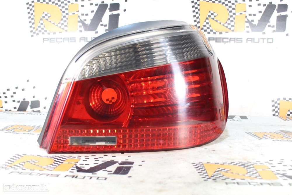 Farolim Direito Bmw 5 (E60)  63217165738 / 7165738 / Passageiro - 2
