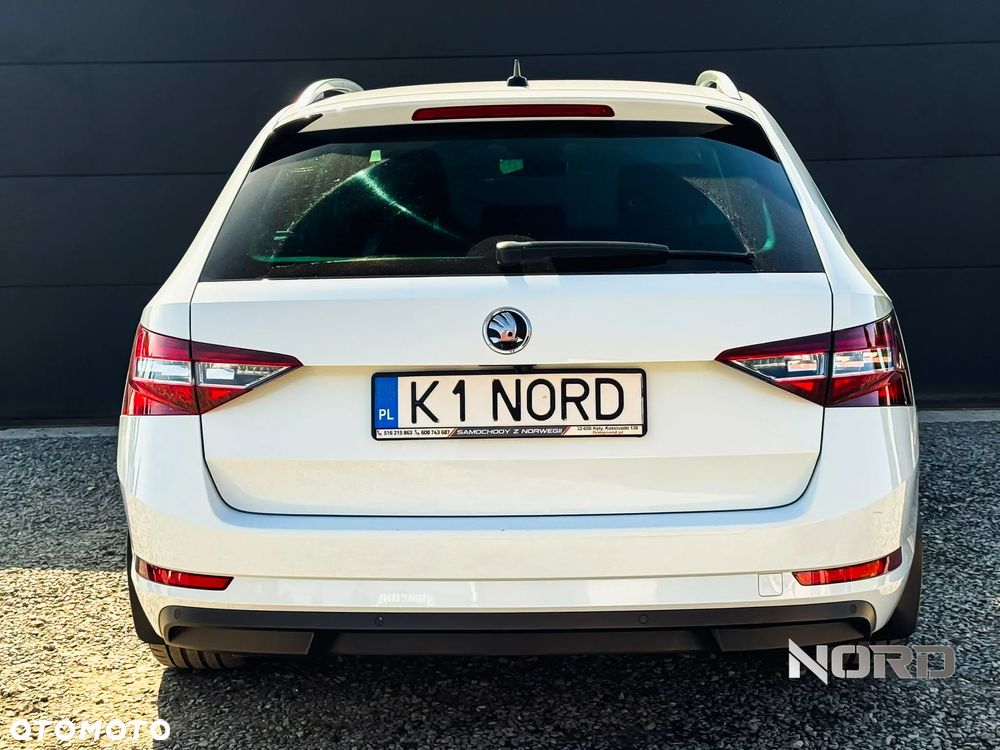 Skoda Superb 2.0 TDI 4x4 DSG L&K - 8