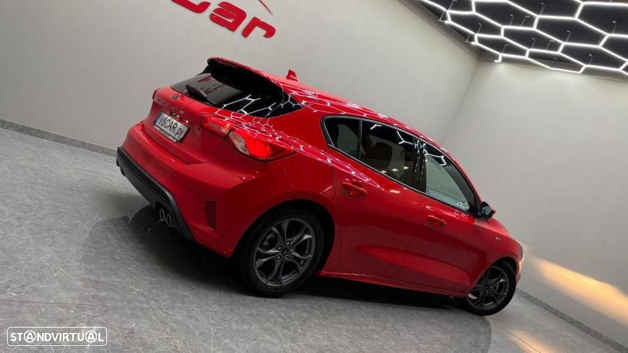 Ford Focus 1.5 TDCi ECOBlue ST-Line - 32