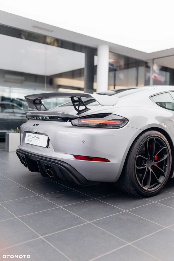 Porsche 718 Cayman - 26