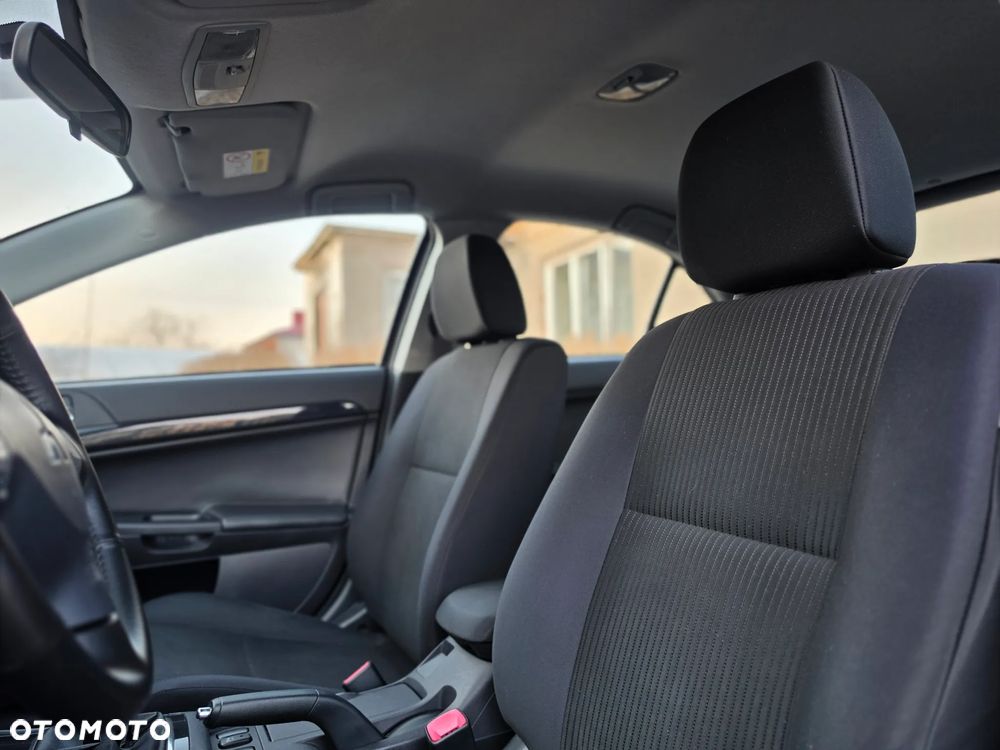 Mitsubishi Lancer - 14