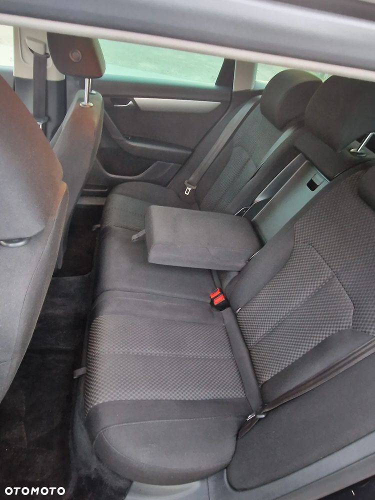 Volkswagen Passat 2.0 TDI Comfortline DSG - 23