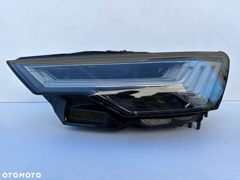 Audi A6 C8  lampa przod lewa full led matrix