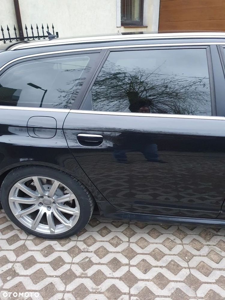 Audi RS6 Avant - 35