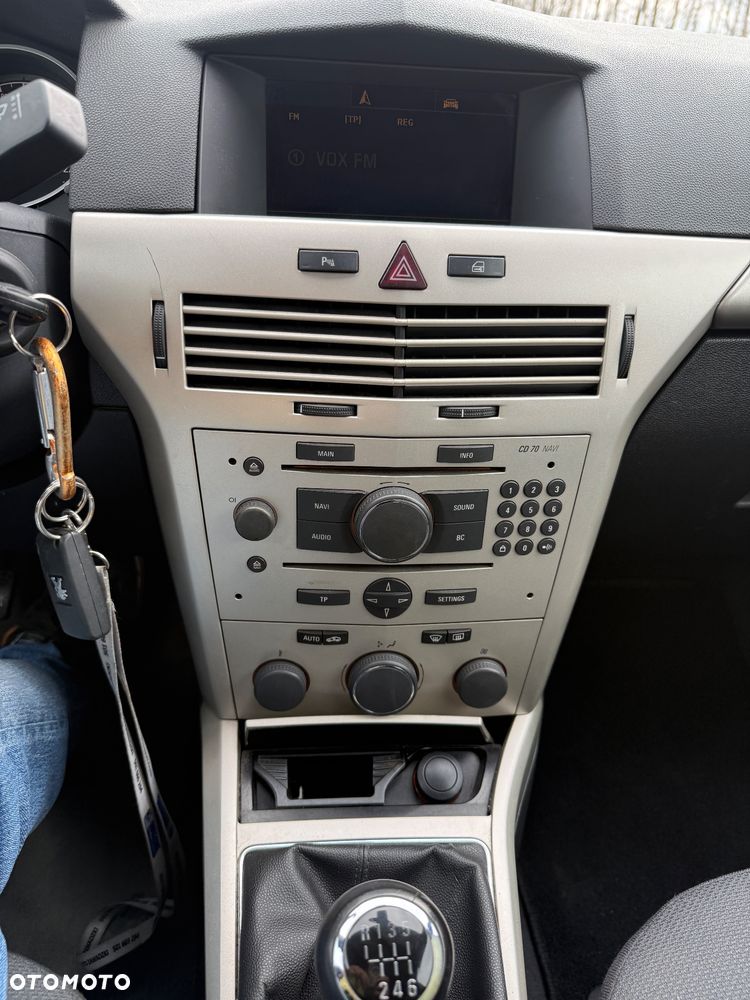 Opel Astra 1.9 CDTI DPF NAVI - 15